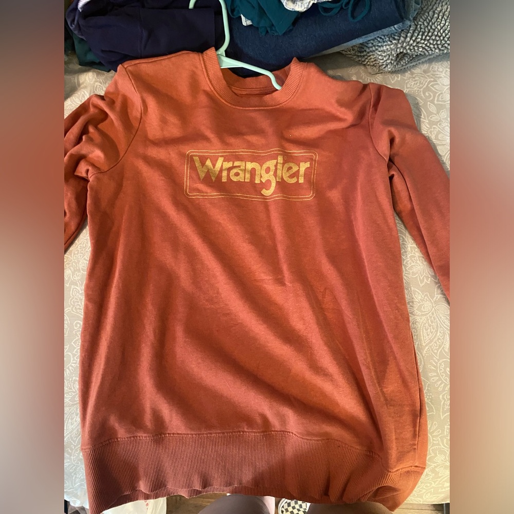 Wrangler Peach and gold color pullover sweater size small